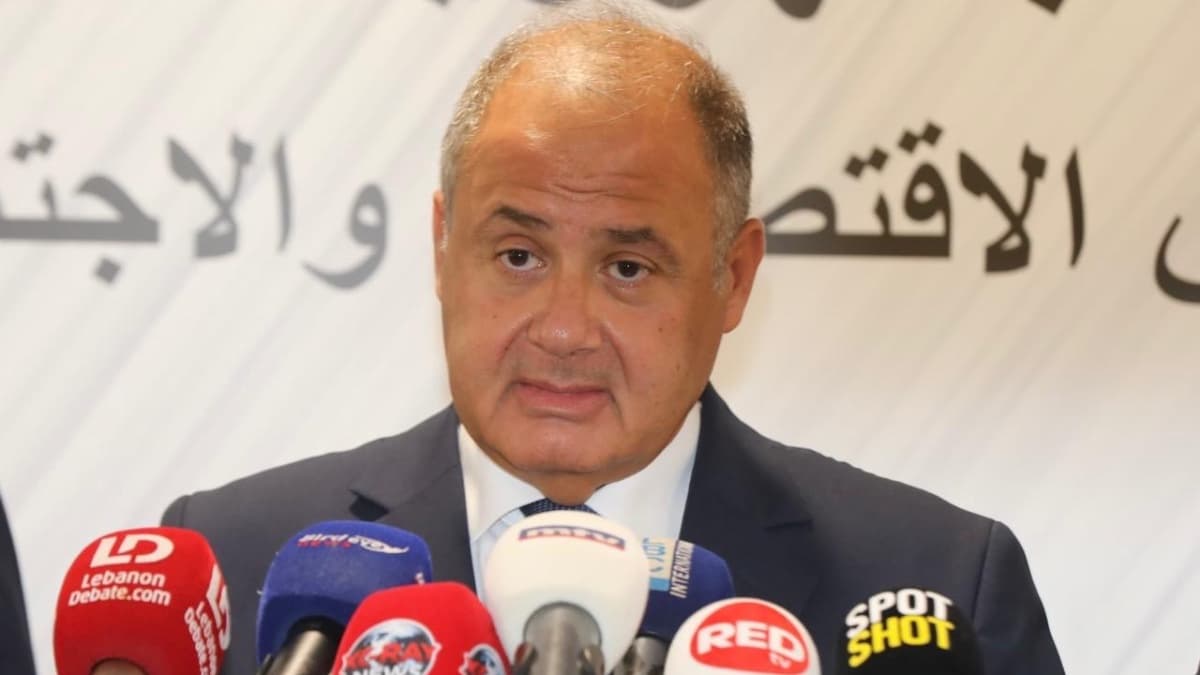 لقاء حواري تشاركي مع وزير الصناعة في المجلس الإقتصادي عن "تحديات الحاضر وفرص المستقبل"
عيسى الخوري : نحن صناعيون قبل أن نكون تجاراً و يمكن أن نكون الإثنين معا
عربيد : نتطلع إلى مرحلة تؤسس لمستقبل مستقر يجعل من لبنان بلداً جاذبا للاستثمارات