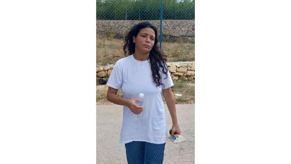 العثور على فتاة تائهة في بلدة الحنية بالقر من مركز "اليونيفيل" لمن يعرفها مراجعة فصيلة درك القليلة