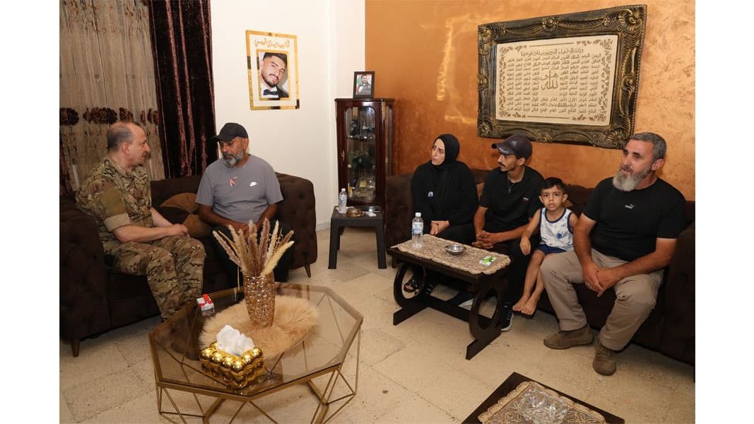 قائد الجيش تفقد وحدات عسكرية منتشرة في بيروت والمتن وعزى ذوي شهداء الجيش: الفتنة الداخلية أحد أهداف الاحتلال ويجب مواجهتها