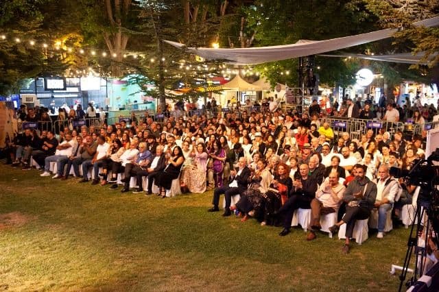 سمفونية فوق السحاب: عندما تعانق الموسيقى قمم المزارمع الأوركسترا الفلهارمونية وكورال سيدة اللويزة والسوبرانو سوميتشيفا .. والقواس أعلنت الموافقة على  إنشاء فرع للكونسرفتوار في كفردبيان