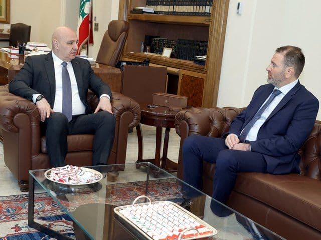لقاءات متنوعة في القصر الجمهوري محورها الأوضاع العامة في لبنان والمنطقة
الرئيس عون : التفاوض ليس استسلاما والحقائق أثبتت بطلان مقولة ما أخذ بالقوة لا يسترد إلا بالقوة
