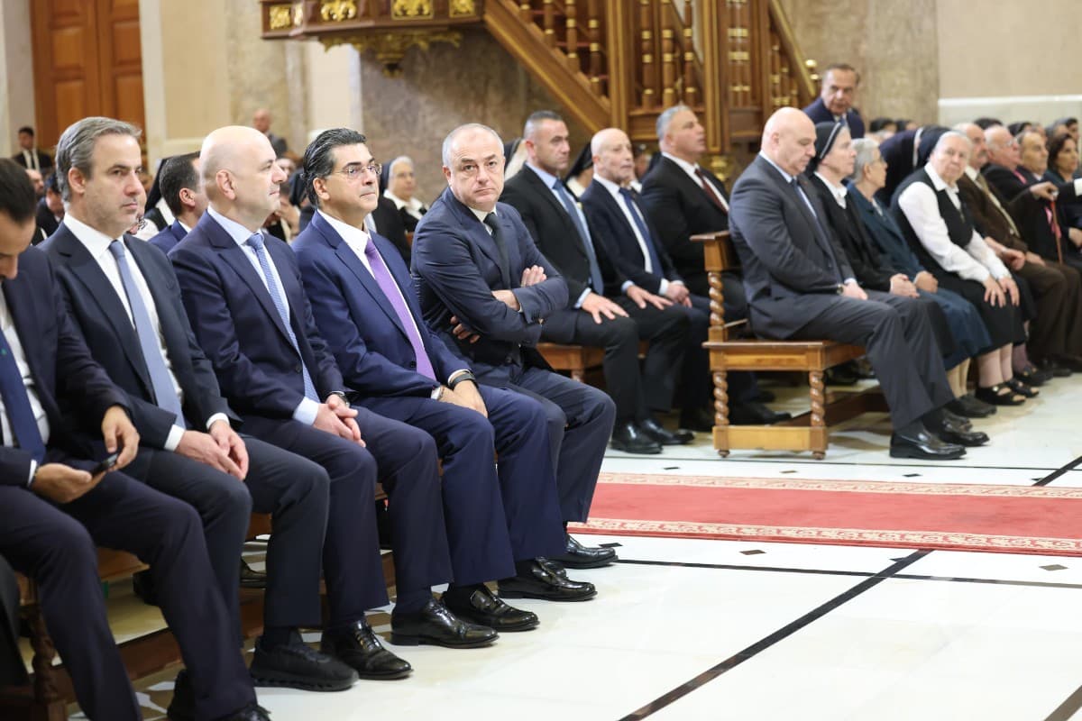 الرئيس عون شارك في قداس تكريس مذبح الطوباويين الدويهي والحويك والراعي في العظة: المطلوب خطوات عملية لدعم الجيش وترسيخ مبدأ الدولة صاحبة المرجعية في السلاح والقرار الأمني