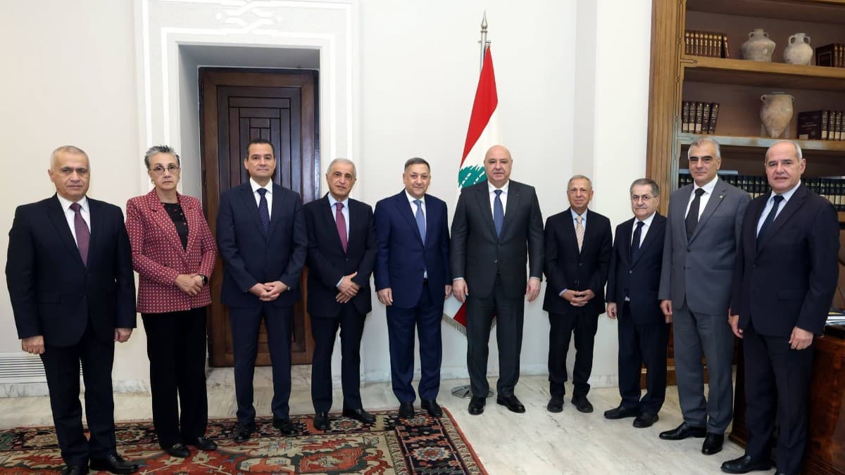 لقاءات وزارية ونيابية في قصر بعبدا والرئيس عون بحث مع زواره  في الأوضاع  جنوبا والتطورات الإقليمية
وتسلم دراسة قانونية حول القرار 2790 وأبرق الى السيسي مهنئا بذكرى انتصار6 أكتوبر