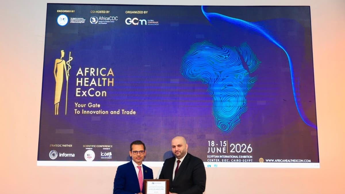 وزير الصحة تسلّم جائرة القيادة في تعزيز مرونة النظم الصحية واطلع على التجربة المصرية في التغطية الصحية الشاملة وبحث في تطوير التعاون في مجال الدواء