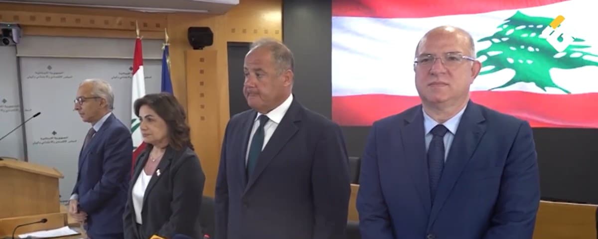 إطلاق استراتيجية الإدماج الاقتصادي وتوقيع ميثاق شراكة لتعزيز فرص العمل والحماية الاجتماعية الوزيرة السيد : فلنجعل منها بداية لشراكة وطنية حقيقية تترجم السياسات إلى فرص
وزير العمل : مسؤولية وطنية تتقاسمها مختلف الوزارات والمؤسسات العامة
وزير الإقتصاد: النجاح لن يقاس بجودة الوثيقة بل بقدرتنا على التنفيذ
عربيد : ترسم خارطة تنمية بدلا من أن تكون برنامج رعاية وعطاءات