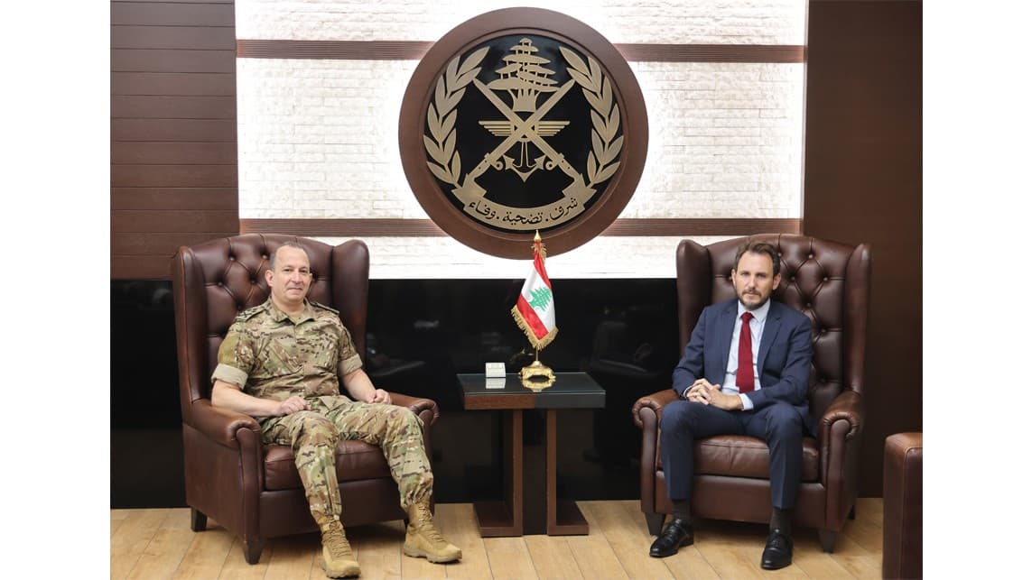 قائد الجيش تسلم دعوة من دا سيلفا لحضور الاجتماع التحضيري لمؤتمر دعم القوات المسلحة في باريس