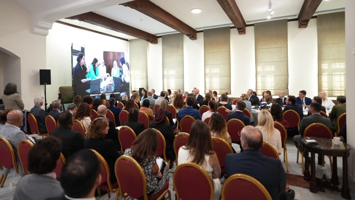 وزارة التربية عقدت الاجتماع الثالث للمجلس الأعلى لإدارة الصندوق الائتماني للتربية
سلام: الحكومة ملتزمة المضي قدماً في الإصلاحات والاستثمارات الوطنية
كرامي:أولويتنا ضمان عودة كل طفل إلى تعلّم فعلي وهادف
