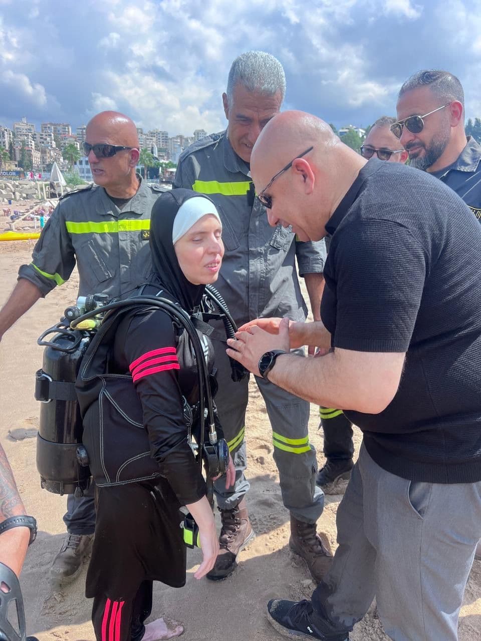نشاط لتمكين المكفوفين من السباحة بأمان في ضبية