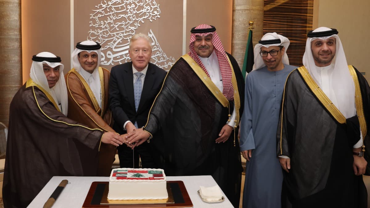 سفارة الكويت: رجي عرض مع سفراء مجلس التعاون الخليجي التطورات خلال غداء اقامه السفير الشرجي واكدوا دعمهم لتوجهات الخارجية لصون سيادة لبنان